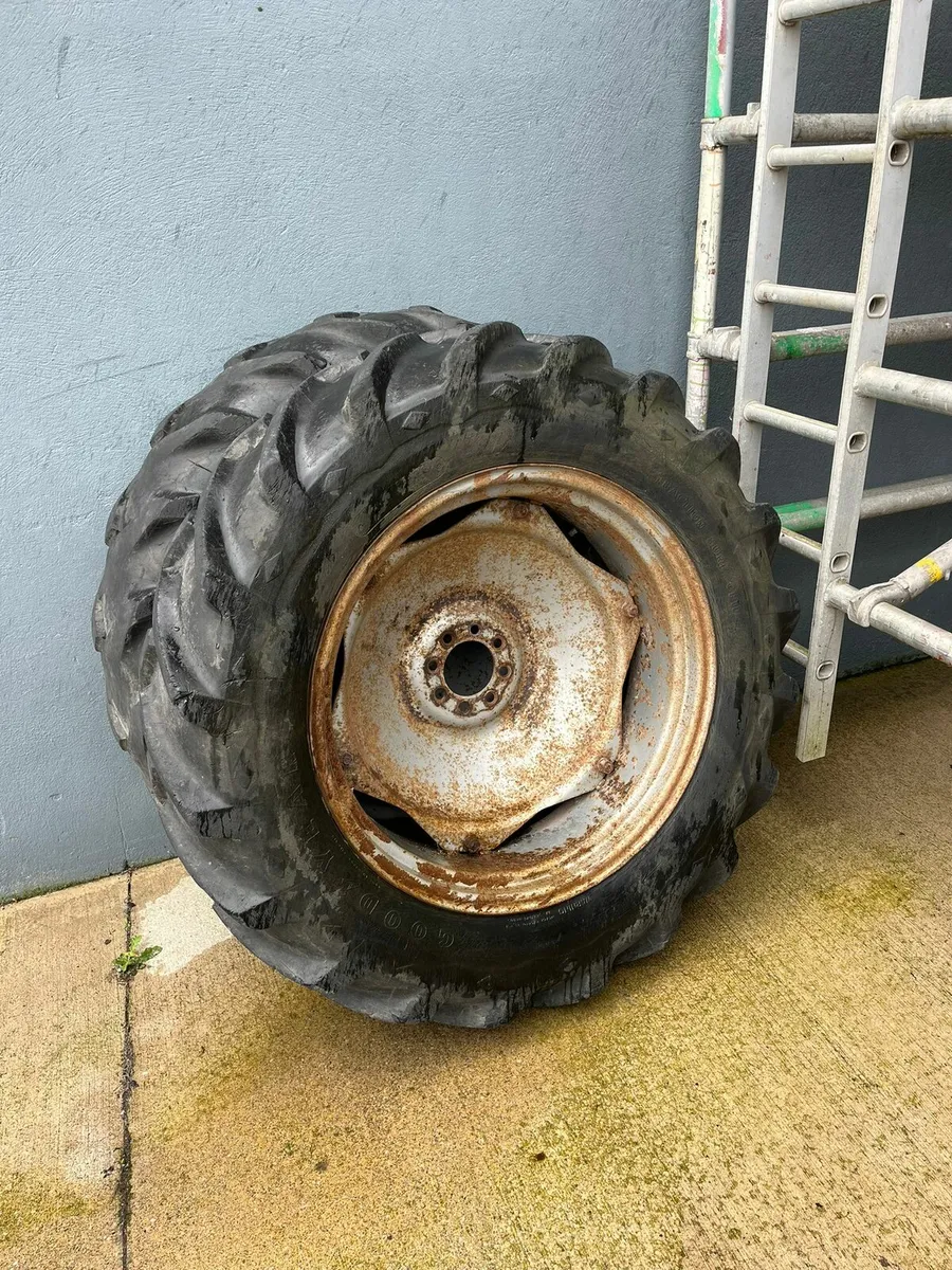 LAST BORD NA MONA Massey Ferguson 135 - Image 3