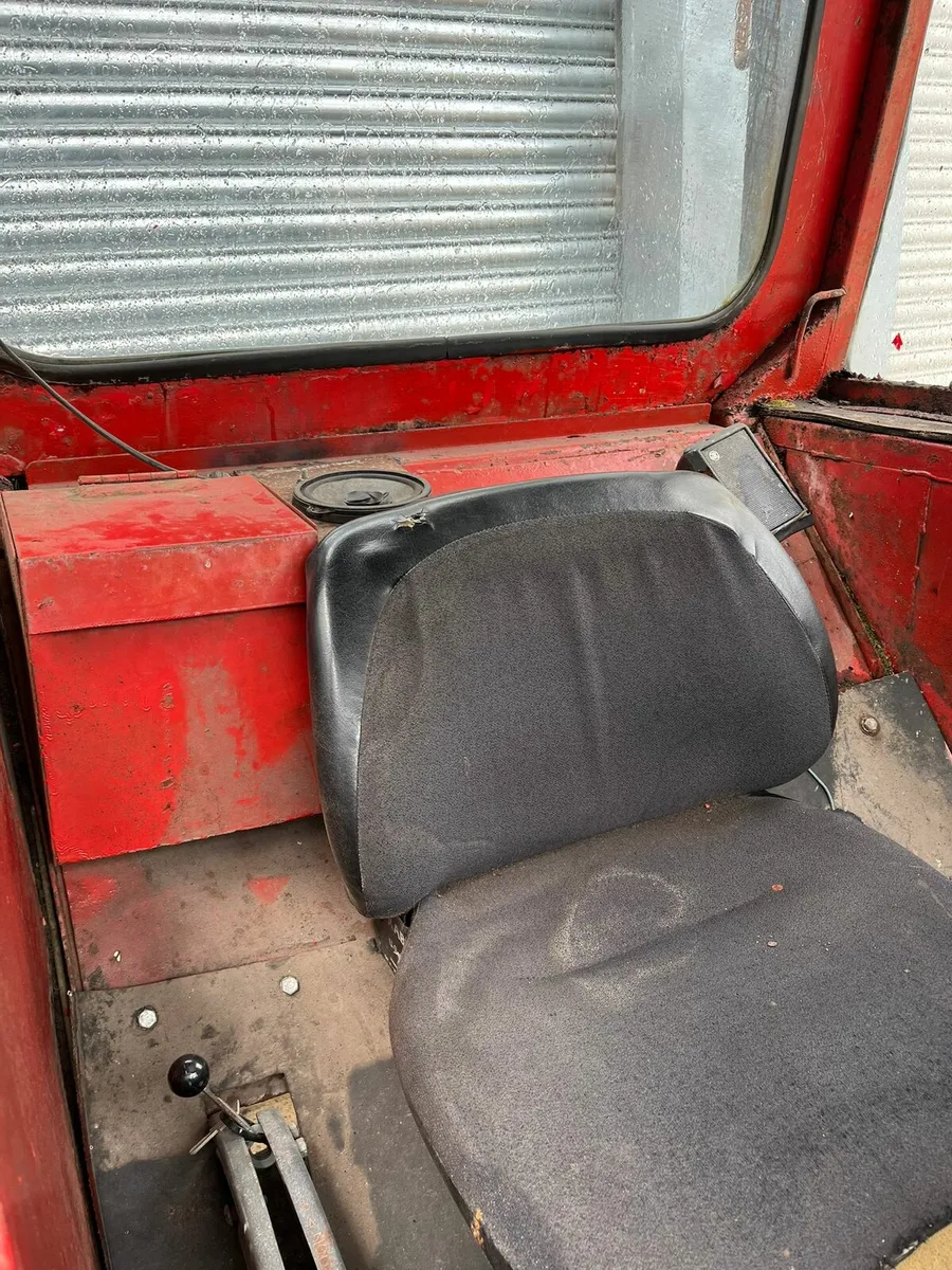 LAST BORD NA MONA Massey Ferguson 135 - Image 4