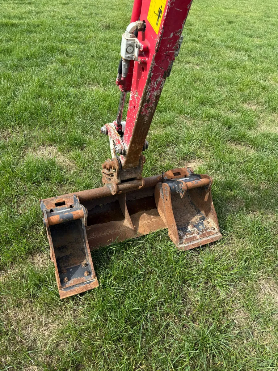 2019 Takeuchi TB216 - Image 3