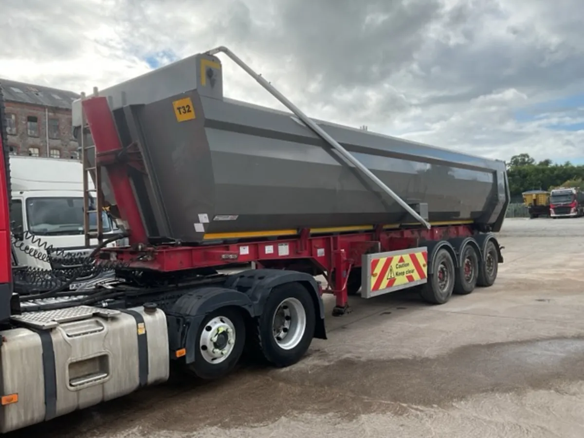 2015 Weightlifter Tri Axle Tipping Trailer - Image 2