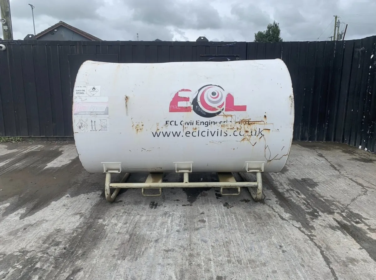Fuel Proof 3000 Litre Bunded Fuel Bowser - Image 2
