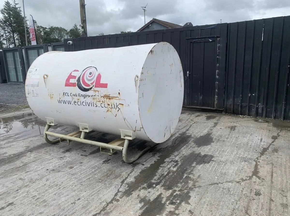 Fuel Proof 3000 Litre Bunded Fuel Bowser - Image 3