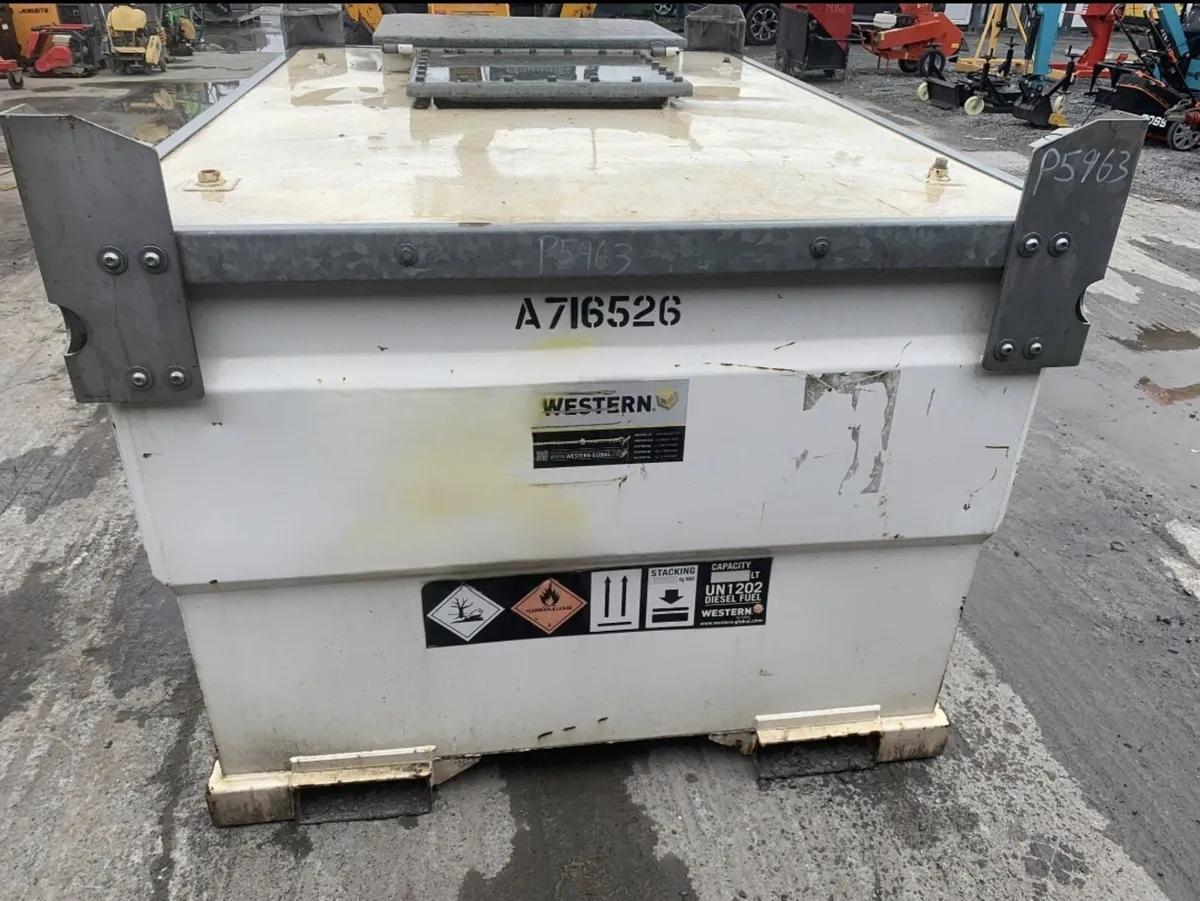 Western  2900 Litre Static Bunded Fuel Bowser - Image 3