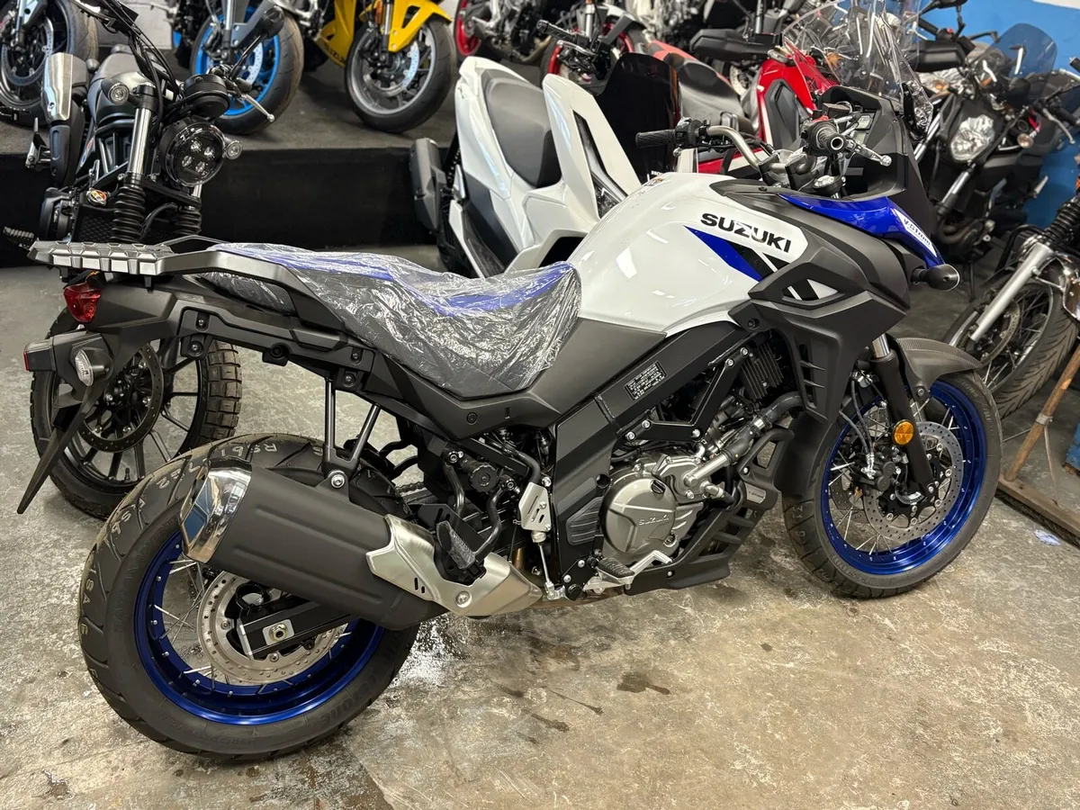 2026 Suzuki DL650 Special Offer FREE luggage!! - Image 3