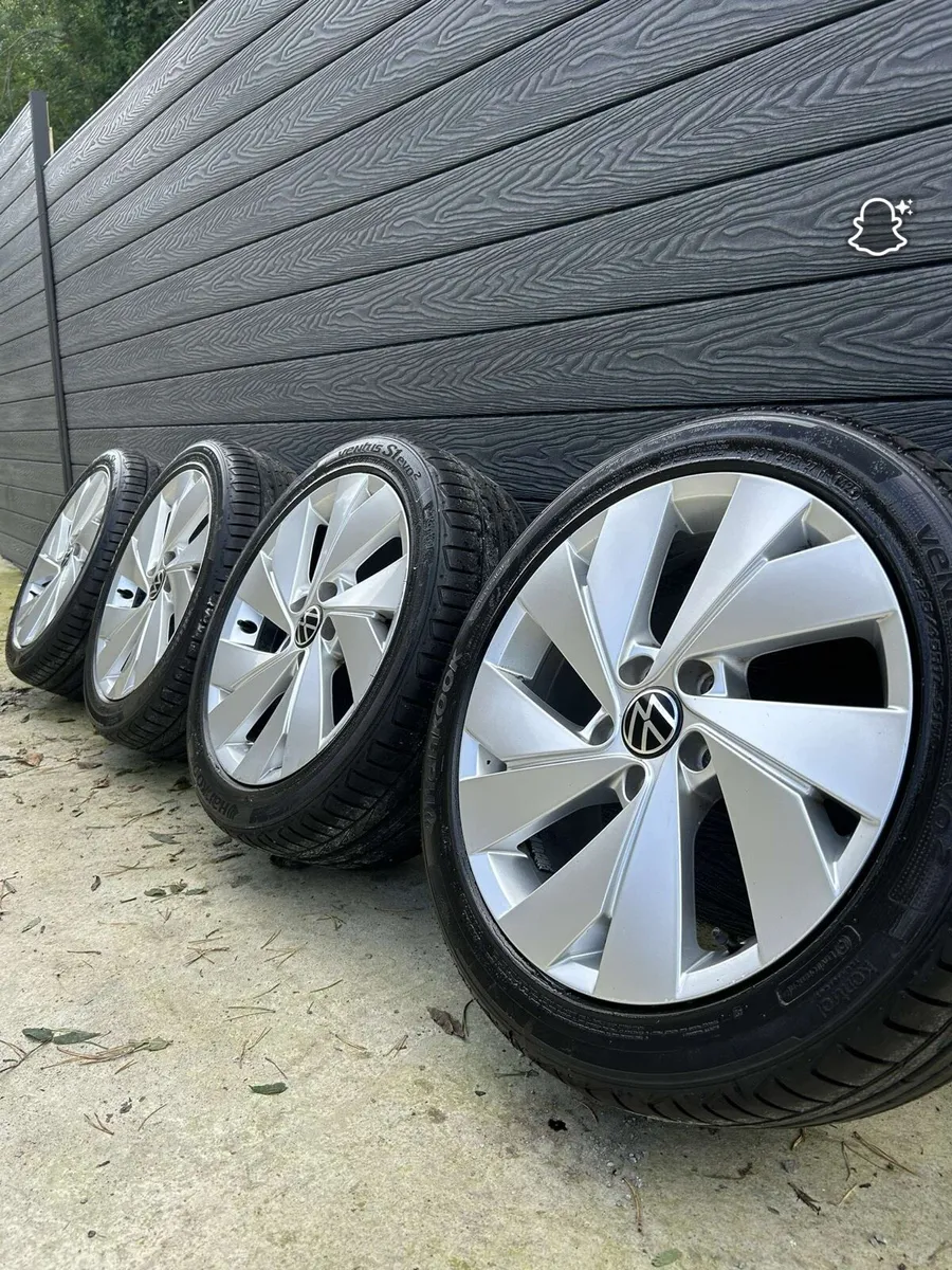 17” GENUINE GOLF ALLOY WHEELS - Image 1