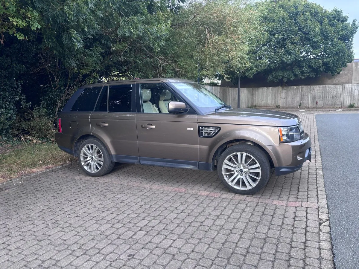 Range Rover Sport - Image 1