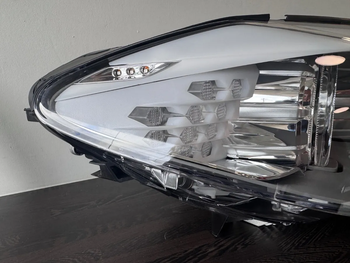 2012 BMW 5 Series Drivers Headlight - Image 2