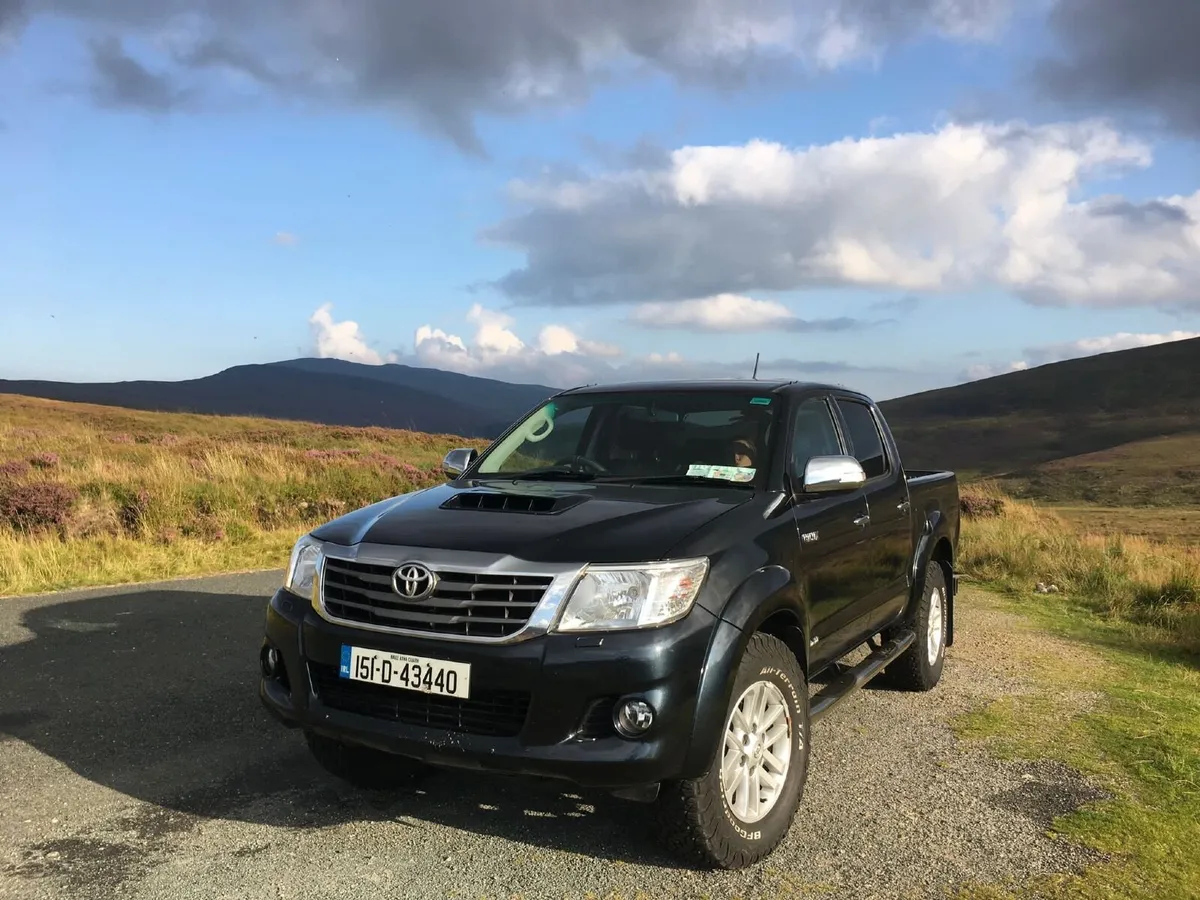 Toyota Hilux 2015 - Image 1