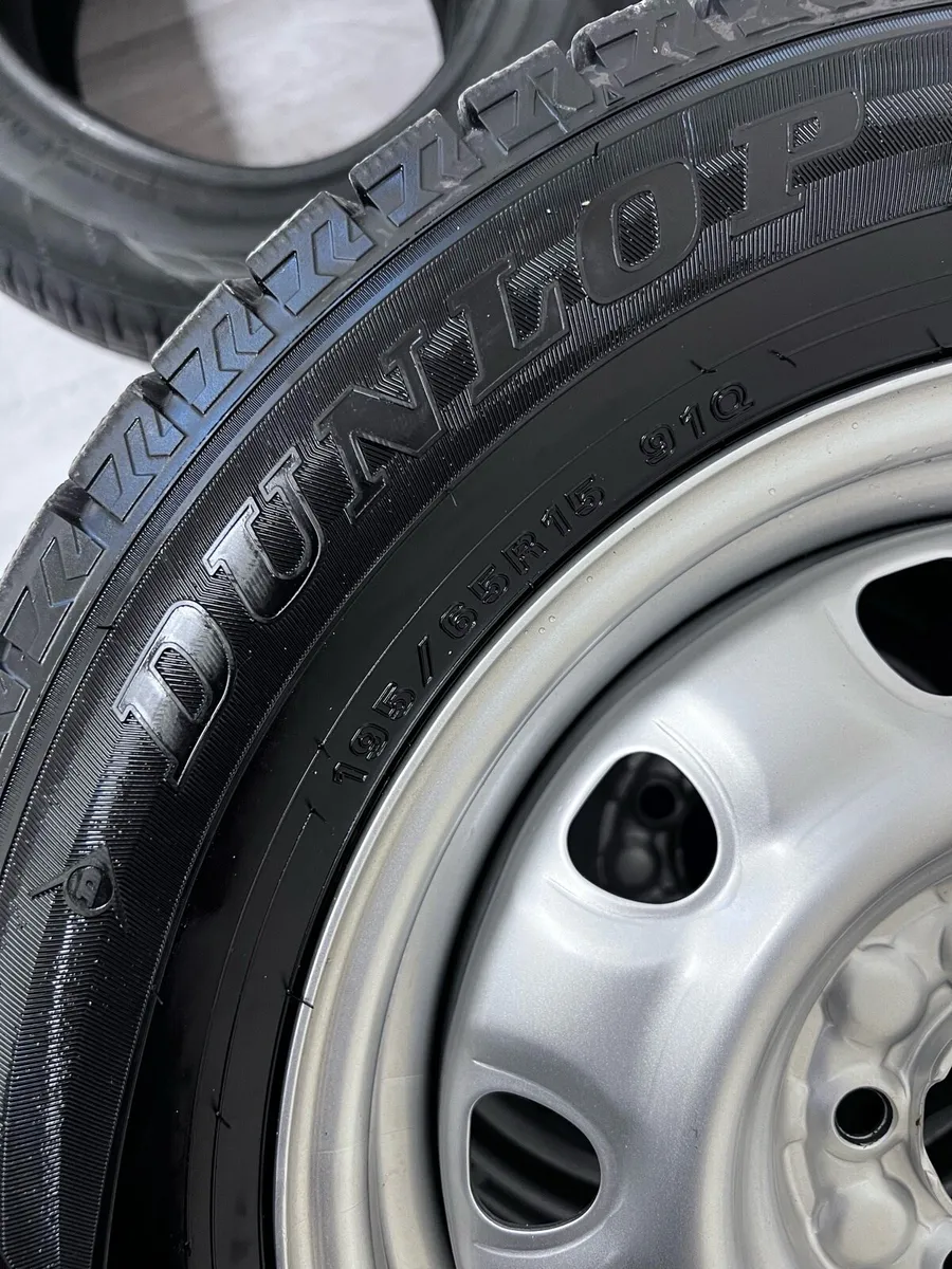 15 inch Steel Wheels with 4 new Dulop Tyres - Image 2