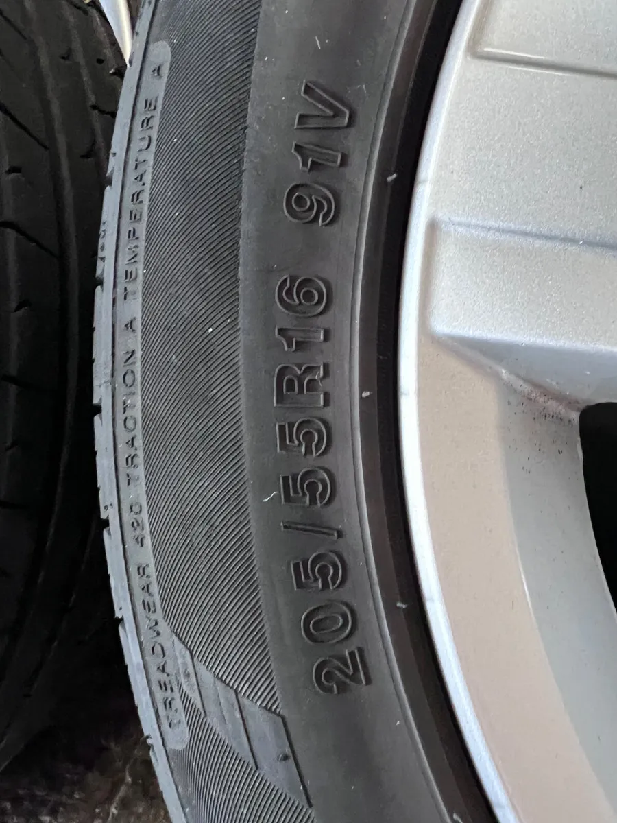 R15 Volkswagen  Original genuine  factory sport al - Image 3