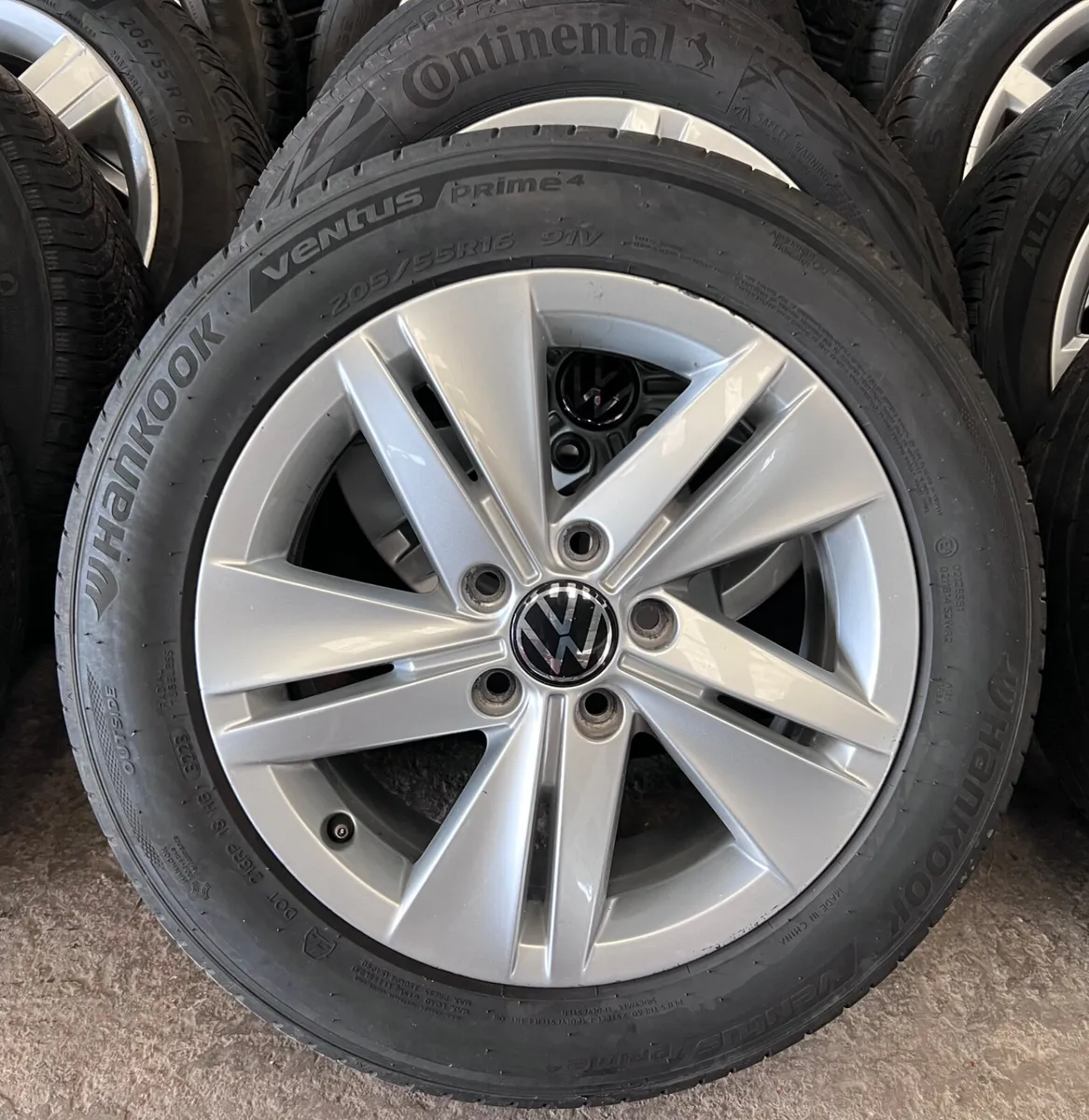 R16 Volkswagen  Original genuine  factory sport al - Image 1