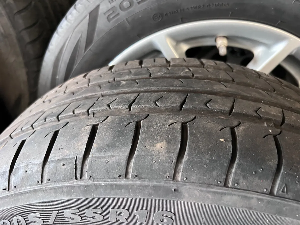 R16 Bmw Original genuine  factory sport alloys - Image 4