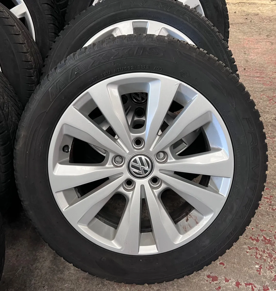 R16 Volkswagen  Original genuine  factory sport al - Image 1