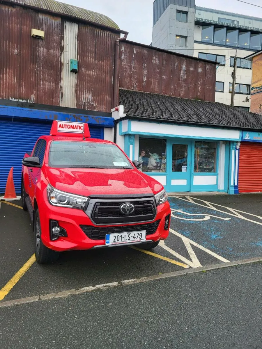 Hilux  like new 77000km - Image 1