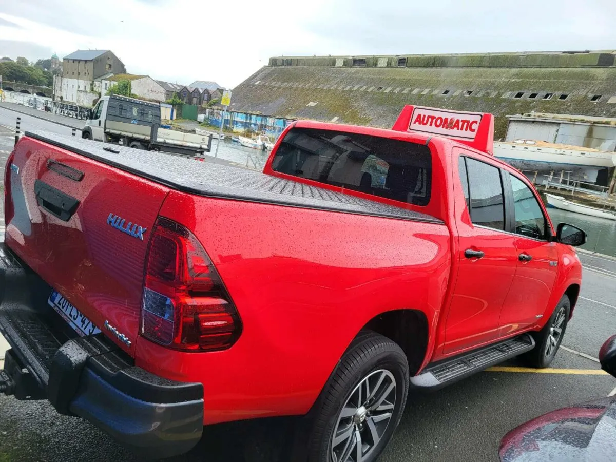 Hilux  like new 77000km - Image 3