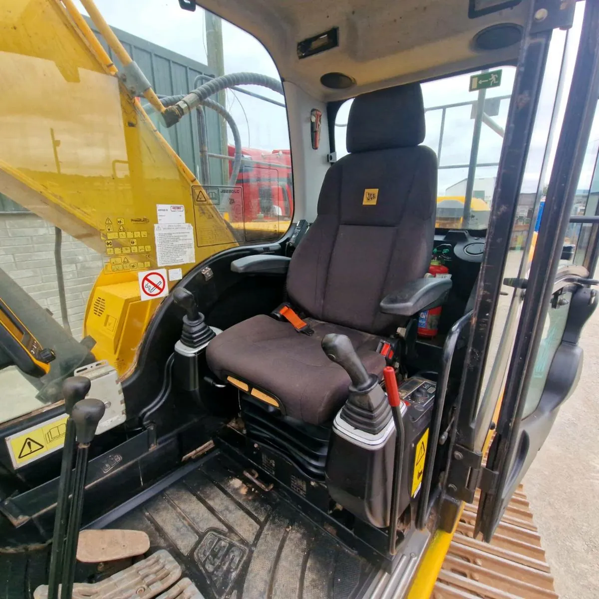 JCB JS220LC , 2014 year - Image 4