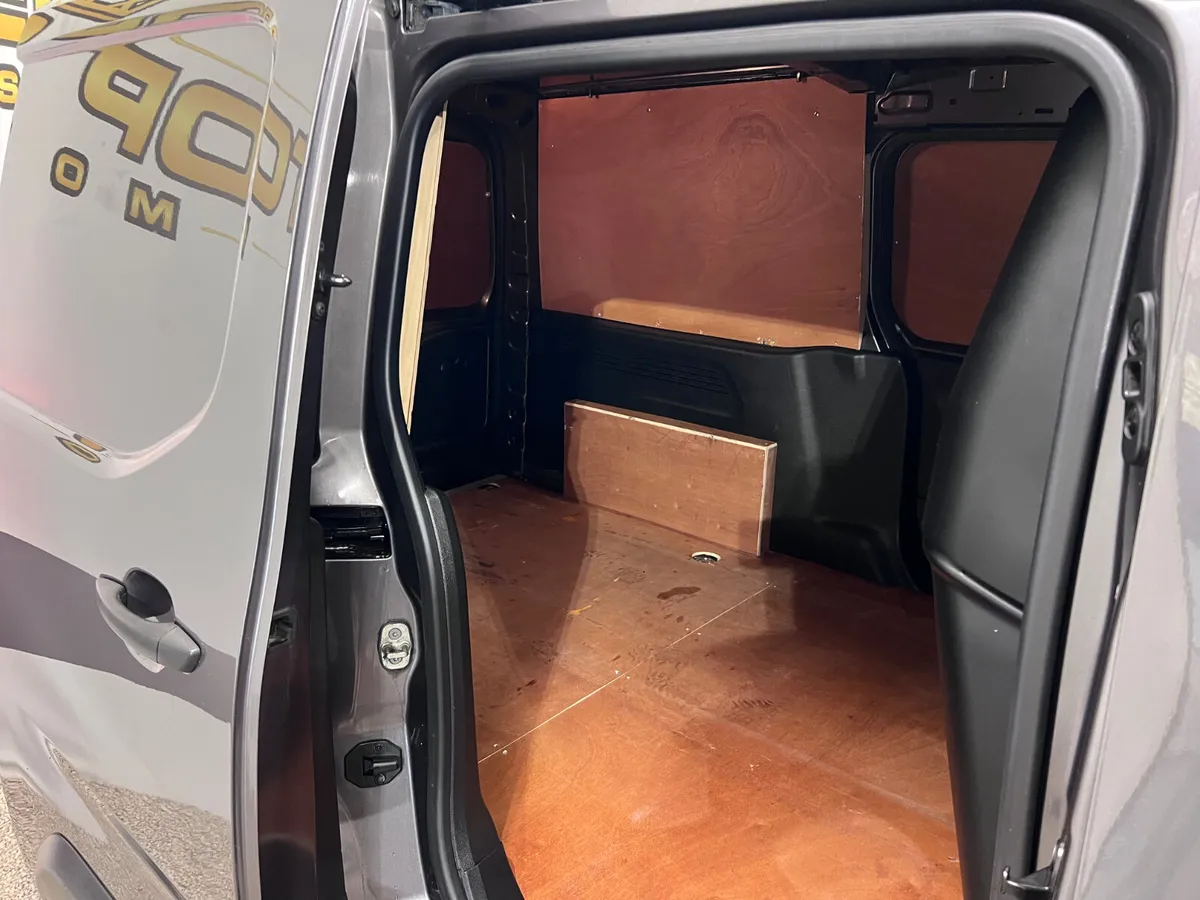2021 Peugeot partner L2B NEW MODEL 1.6Hdi 3 Seater - Image 4