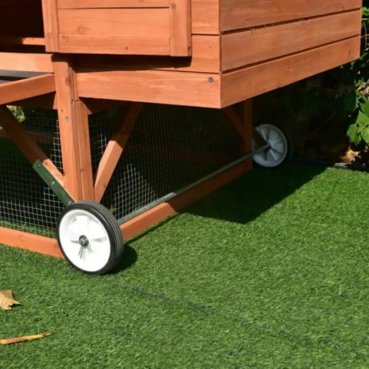 Wheely Easy Chicken Coop – 6-9 Birds – Natural Woo - Image 3