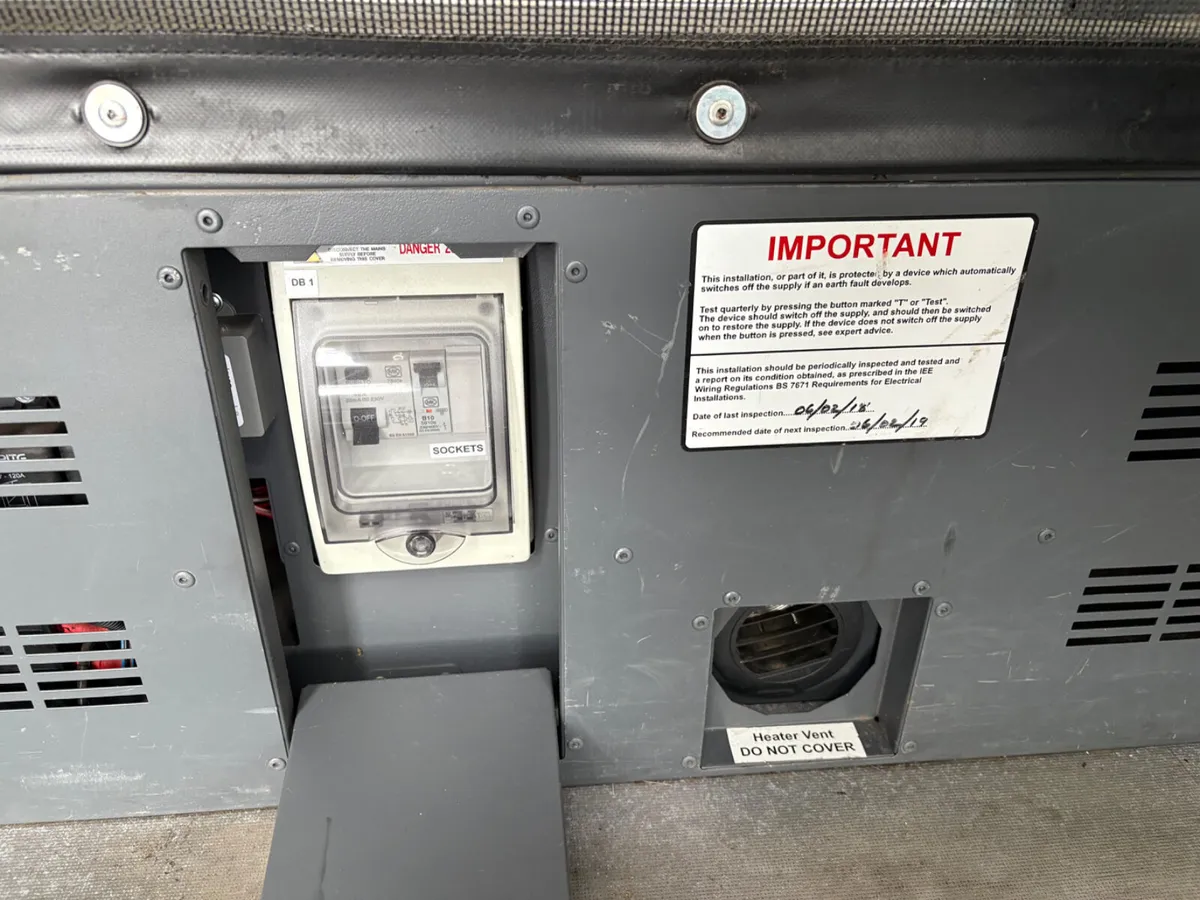 Van shelving - Image 4