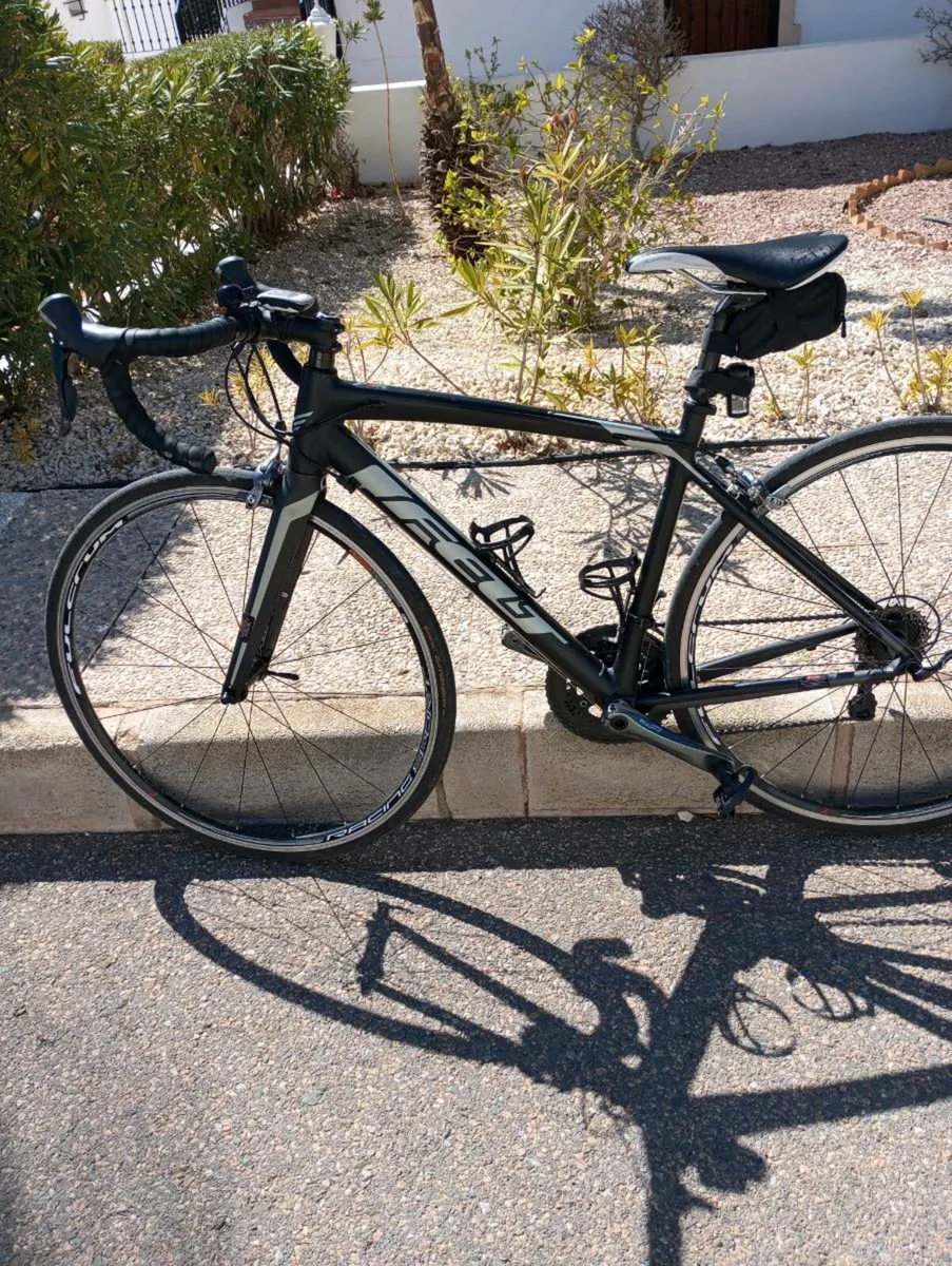 Felt racing bike - Image 1