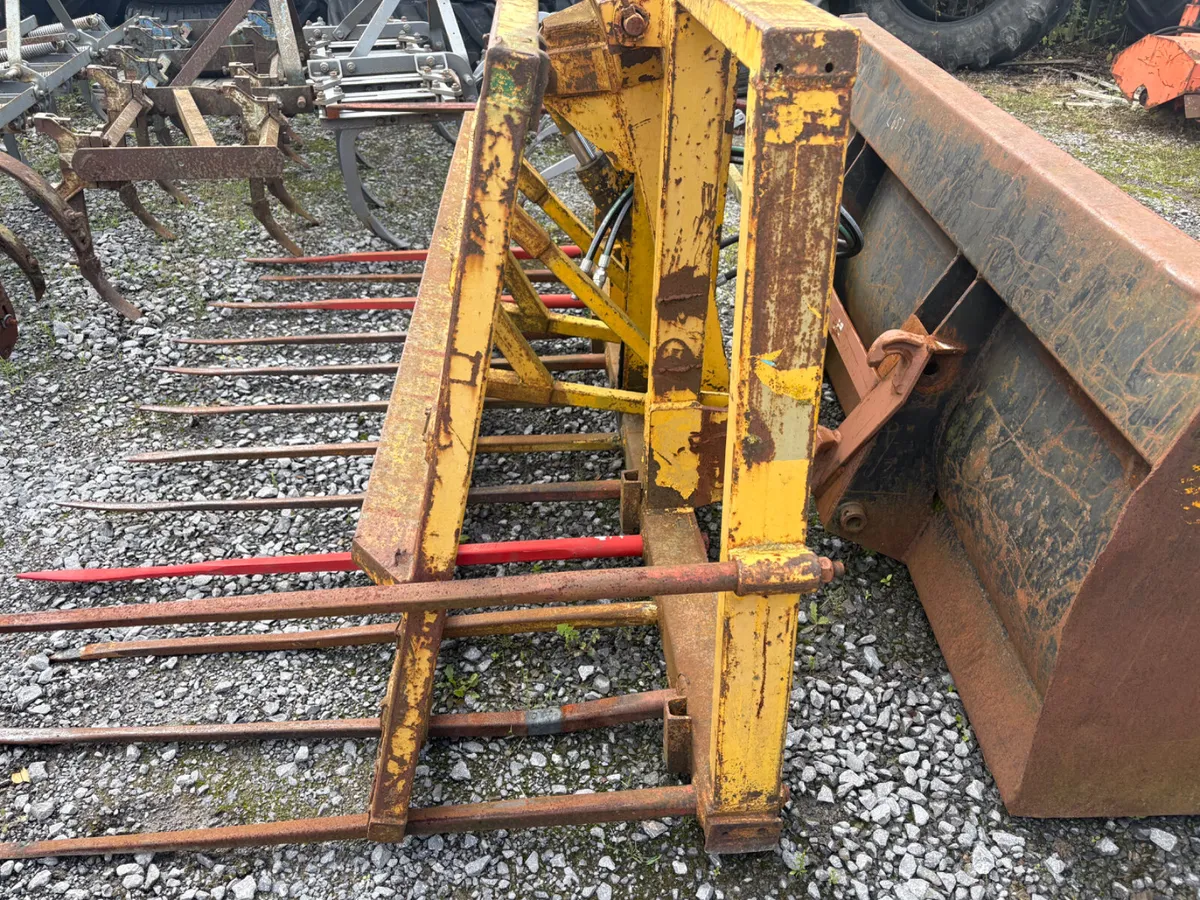 Grays Push Off Buckrake - Image 2