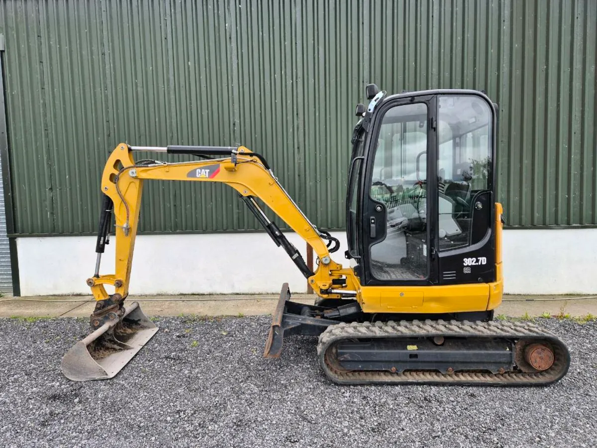 Cat Mini digger - Image 1