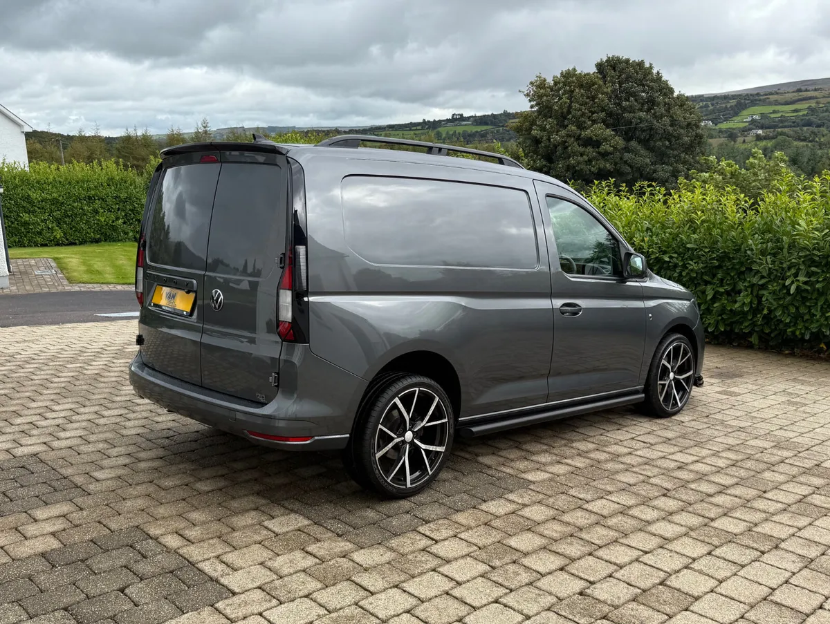 2021 Volkswagen Caddy 2.0 Iridium Grey - Image 4