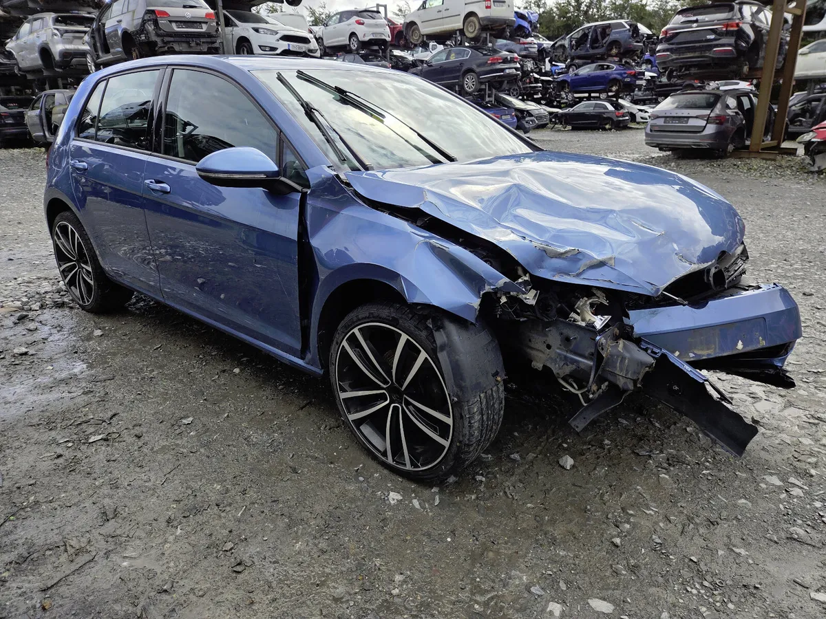 2013 VOLKSWAGEN GOLF For Breaking/Dismantling - Image 1