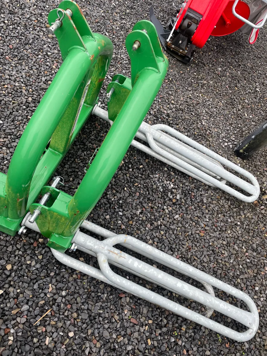 Cashel Single Bale Carrier - Image 2