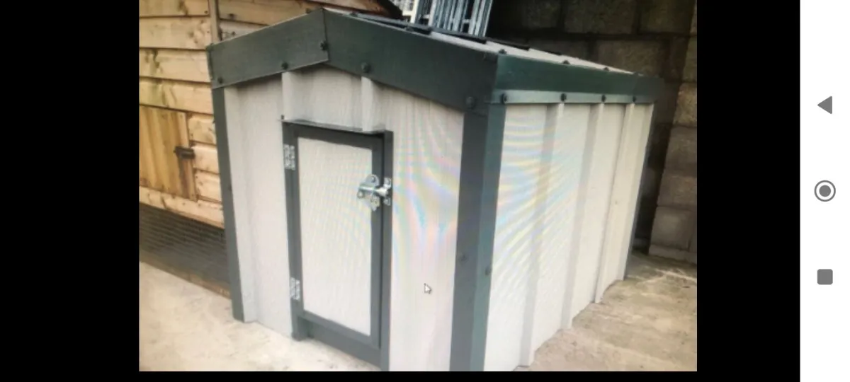 Insulated steel dog house kennel - Image 1