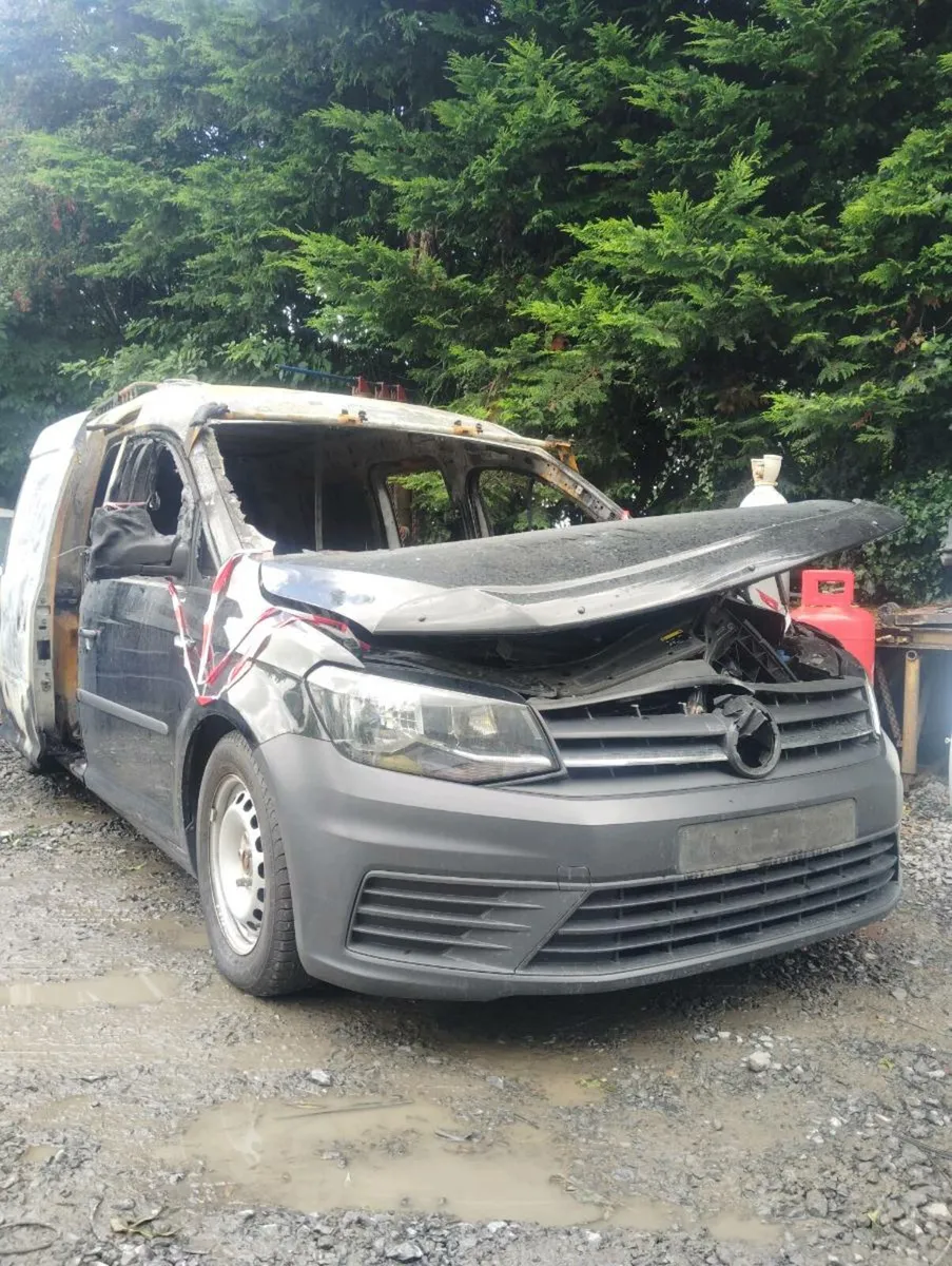 Breaking VW caddy 2017 2.0tdi dfsd - Image 1