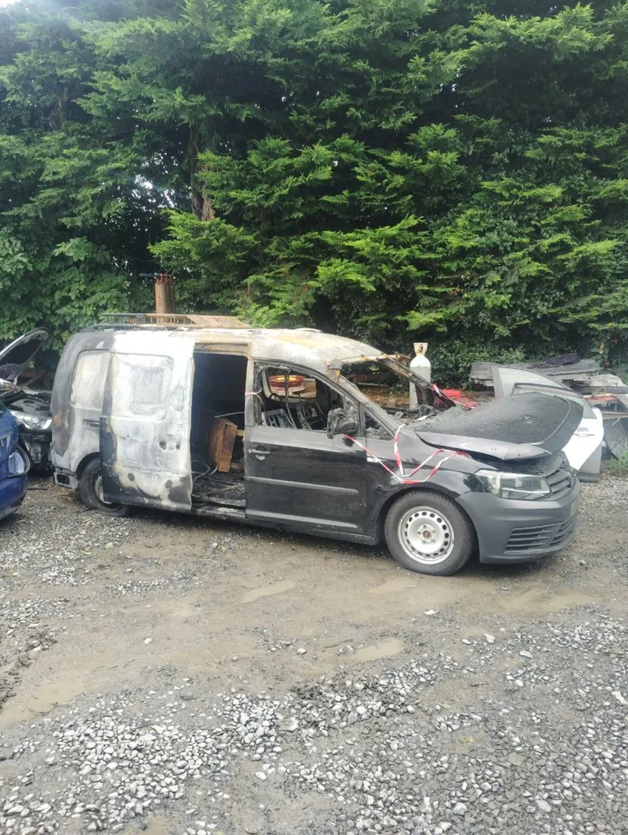 Breaking VW caddy 2017 2.0tdi dfsd - Image 2