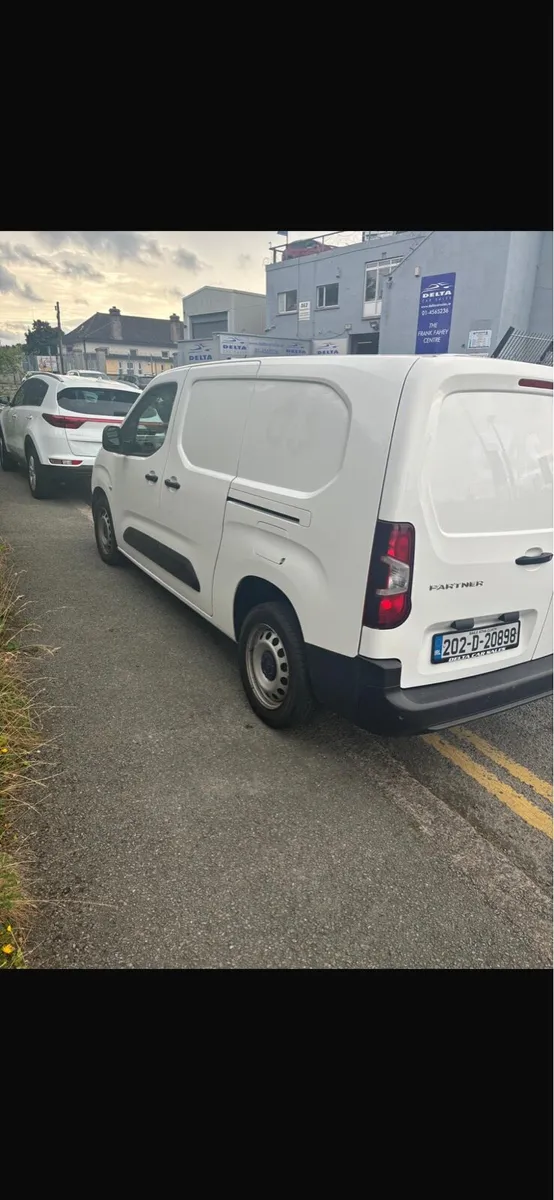 202 Peugeot partner lwb NEW DOE - Image 3
