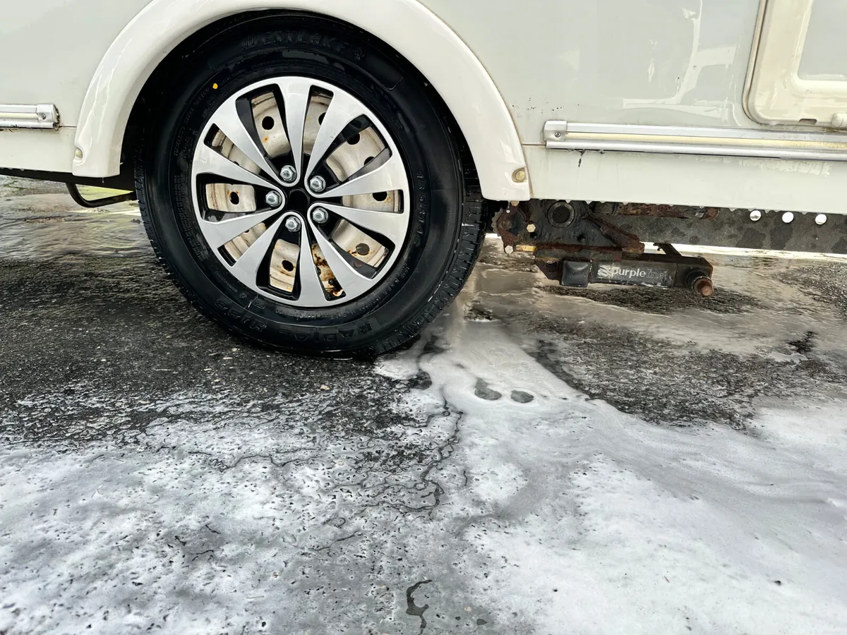 ✨STUNNING LUNAR ZENITH 5 BERTH✨ - Image 3