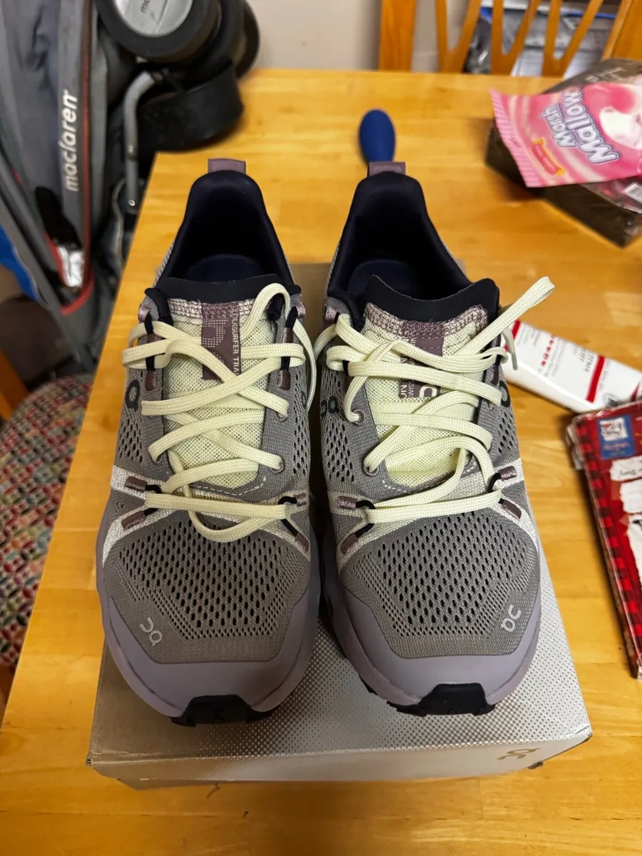 ON CloudSurfer Trail Sneakers - Image 3