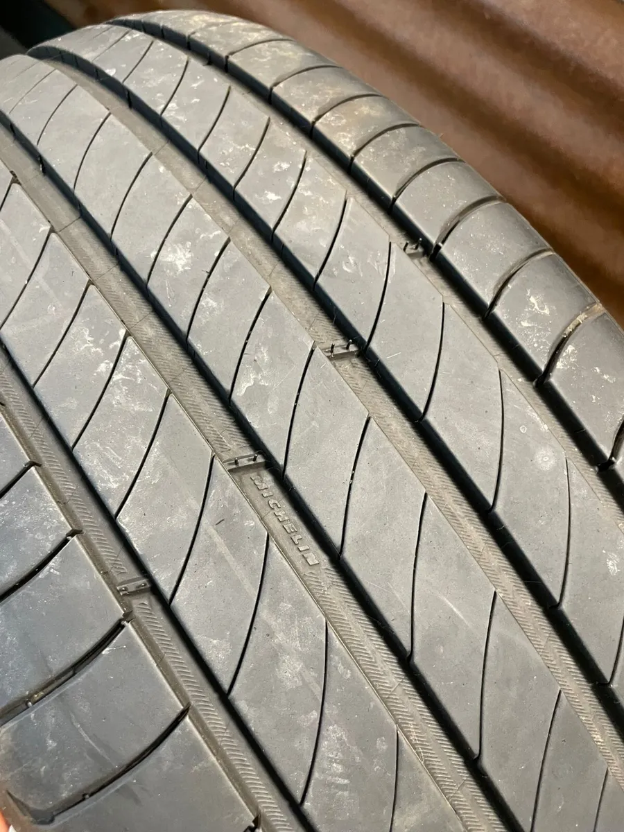 2022 Hyundai Ioniq 5 Alloy Wheel Single 235/55R19 - Image 2