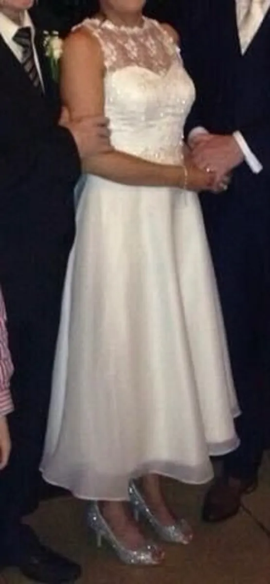 Wedding dress - Image 2