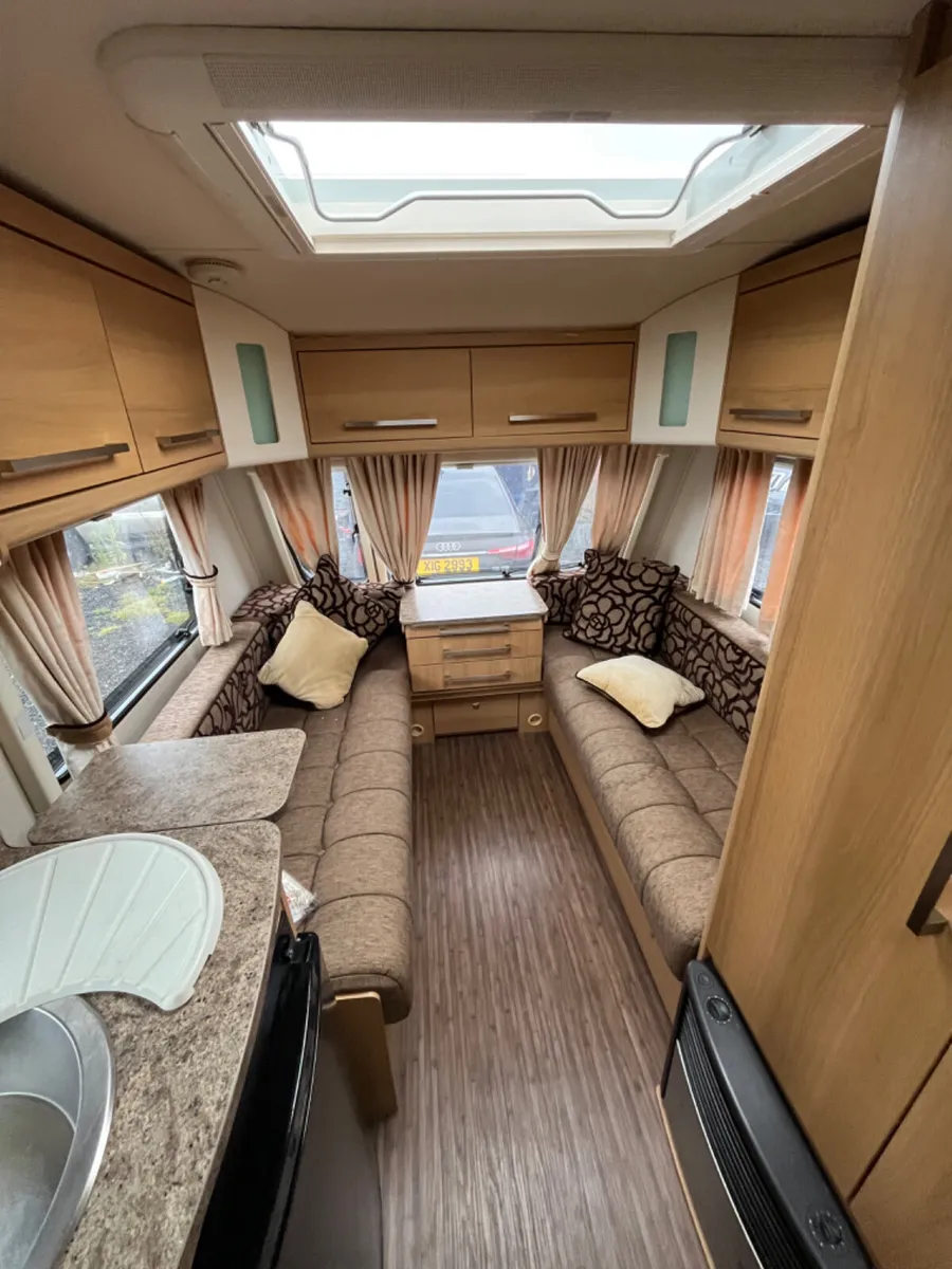 Compass Rambler 6 Berth Triple Bunkbed Caravan - Image 4