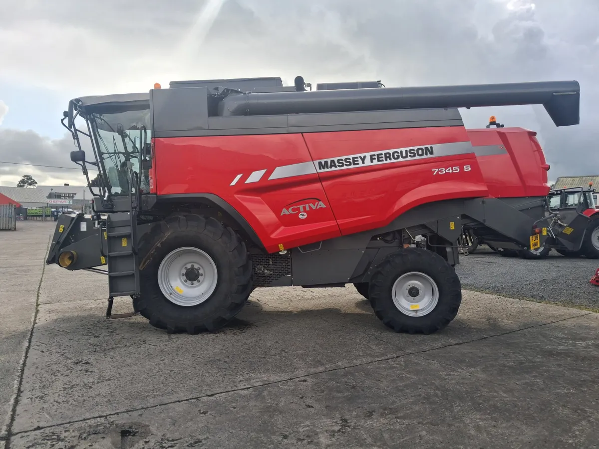 Massey Ferguson Combine - Image 3