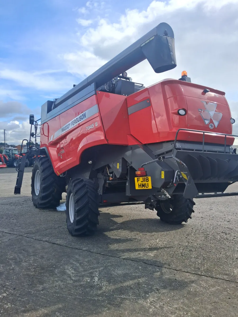 Massey Ferguson Combine - Image 2