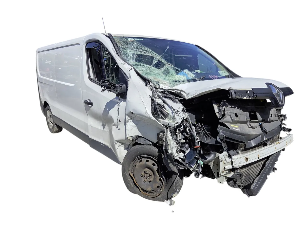 2015 RENAULT TRAFIC For Breaking/Dismantling - Image 3