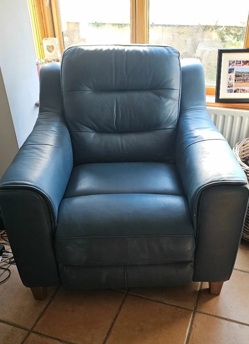 Electric leather couch  & chair recliner - Image 1