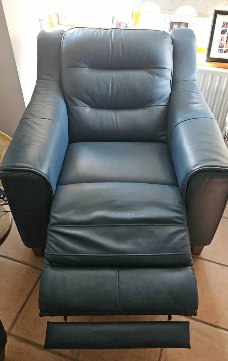 Electric leather couch  & chair recliner - Image 3