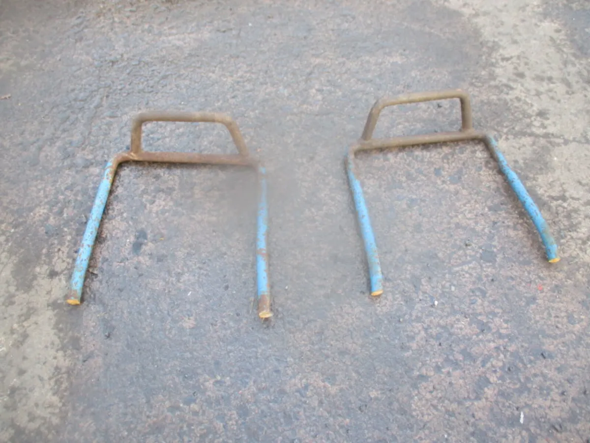 Original Ford 4000 Cab Foot steps - Image 1