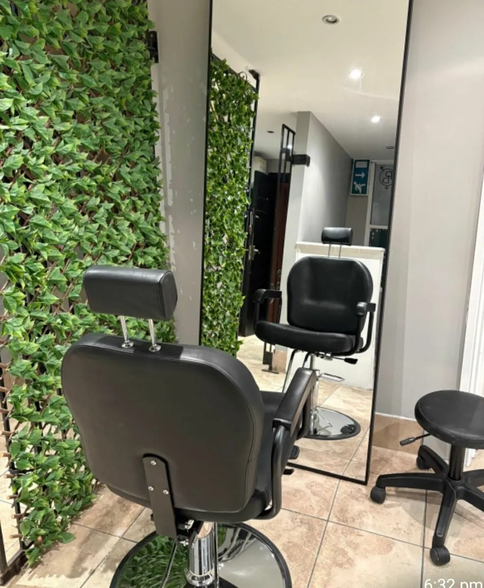 Space for rent in barbershop - Image 4