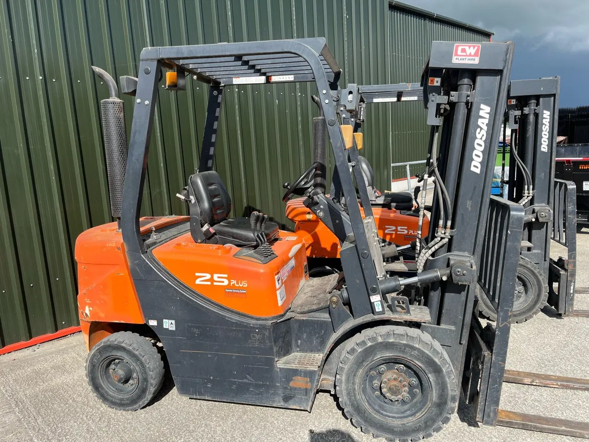 Doosan 2.5 ton forklift - Image 3