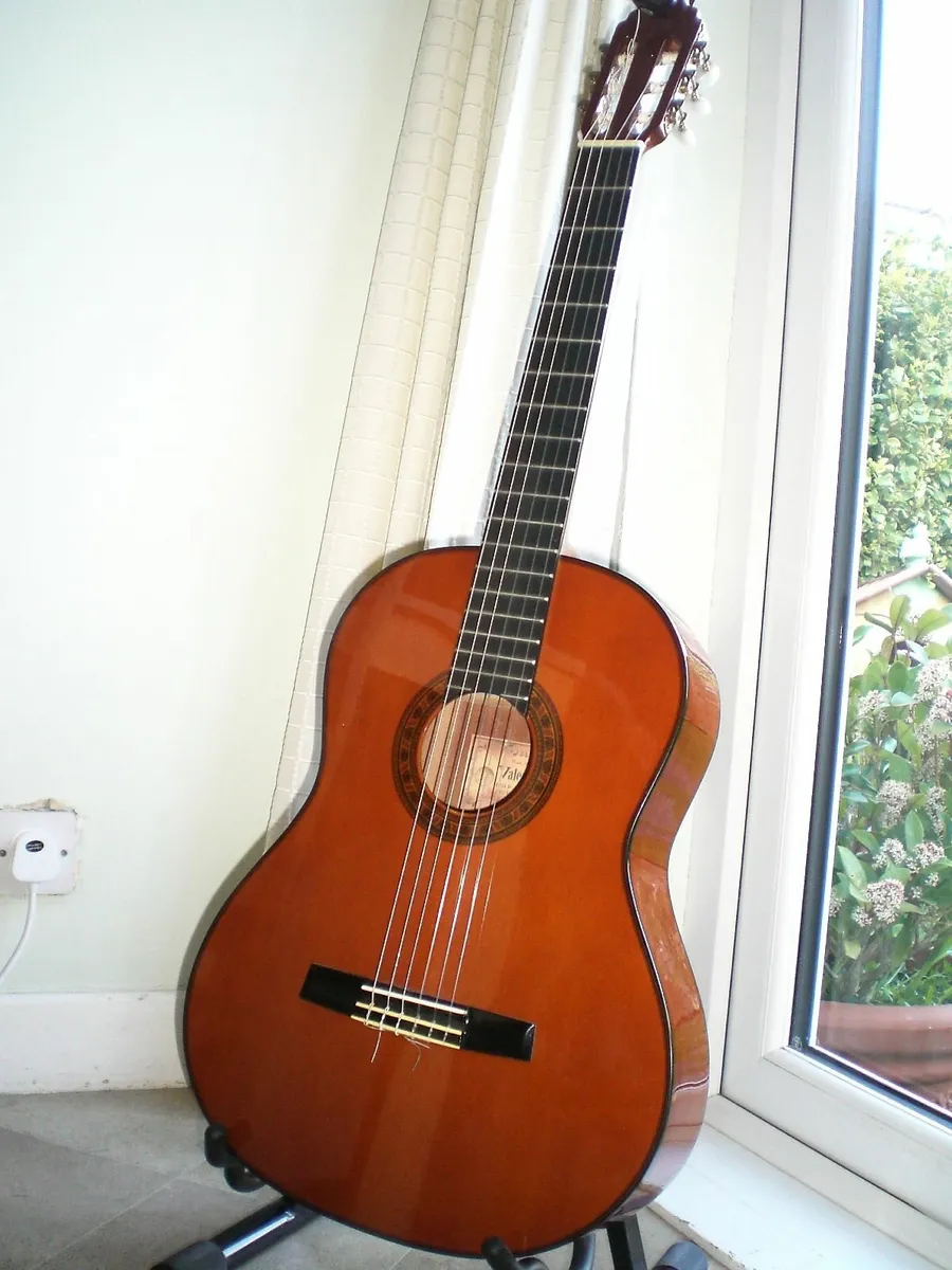 Valencia CG-180 Quality Classical Guitar. - Image 2