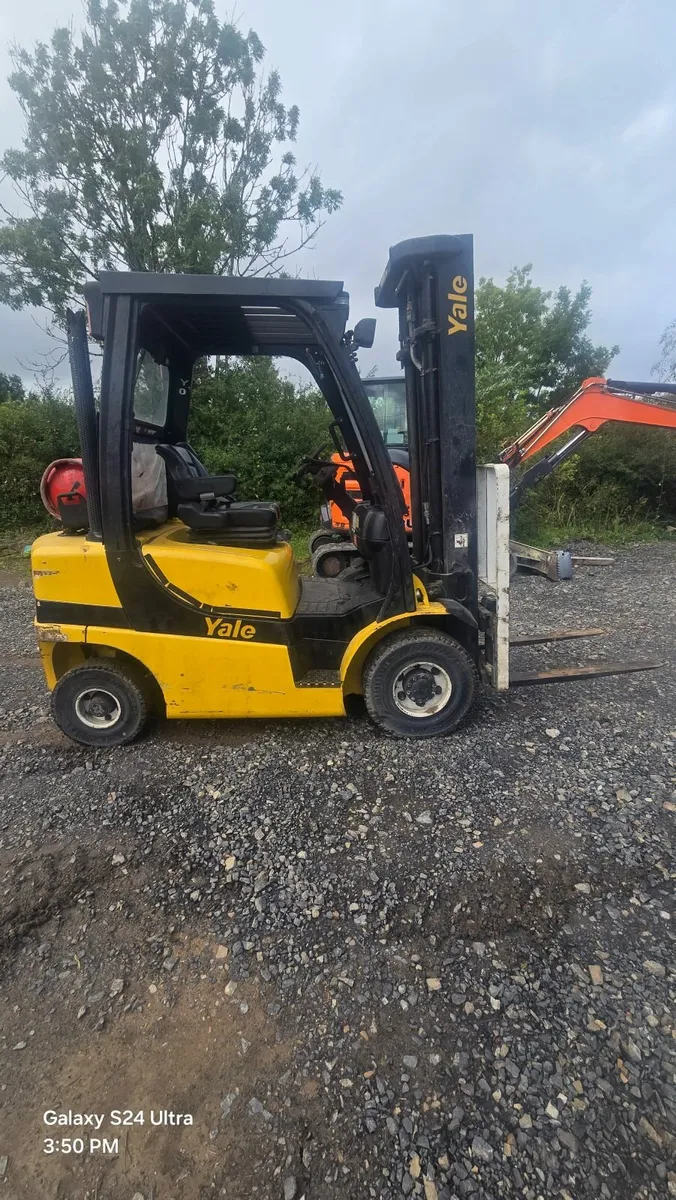 2013 Yale Forklift - Image 1