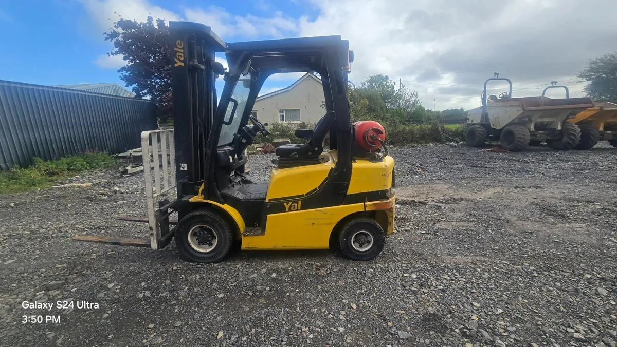 2013 Yale Forklift - Image 3