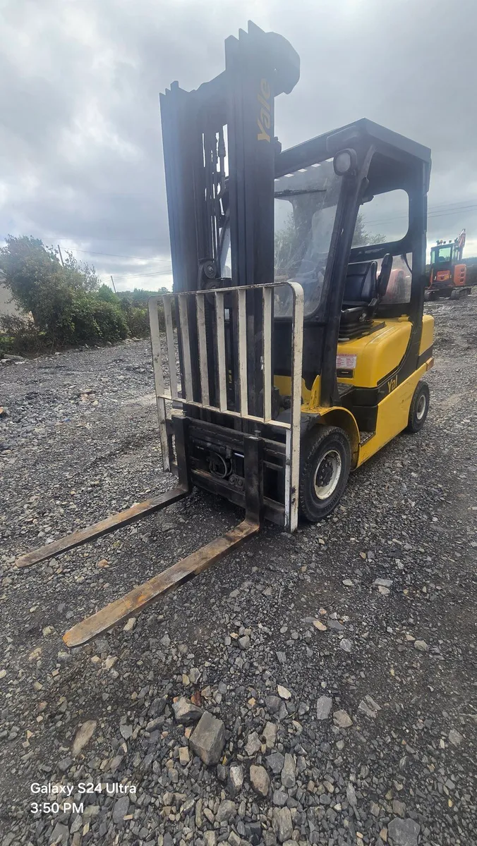 2013 Yale Forklift - Image 4